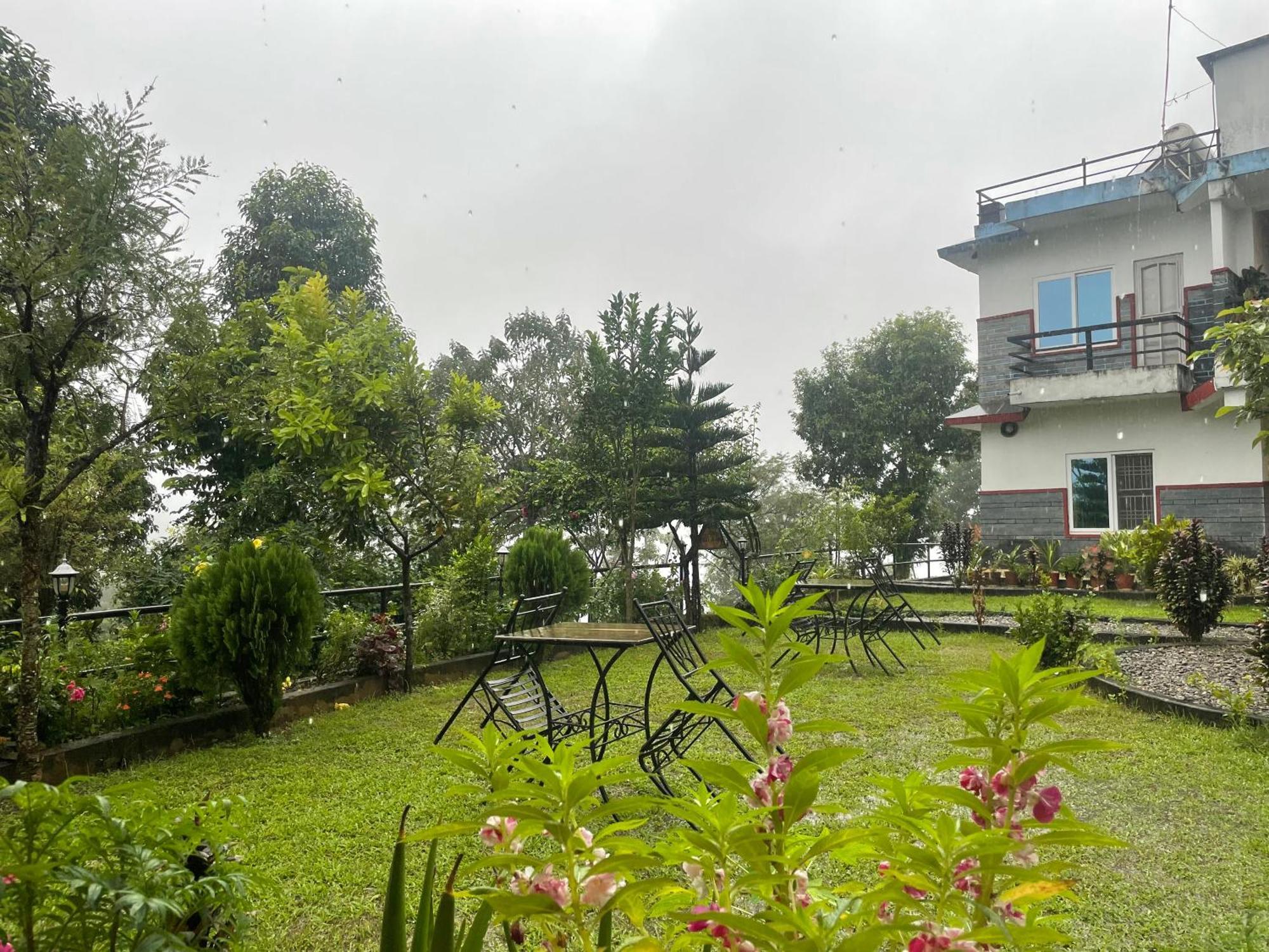Himalaya Serene View Guest House & Farm Stay Deorāli エクステリア 写真